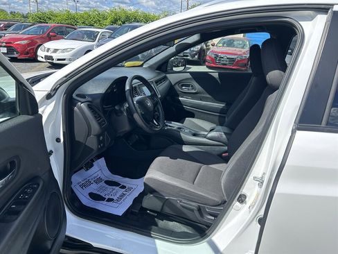 Used 2022 Honda HR-V Sport image 9