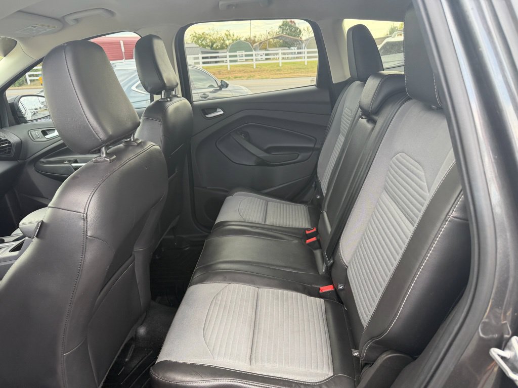 Used 2018 Ford Escape SE w/ SE Sport Appearance Package AWD/4WD image 15