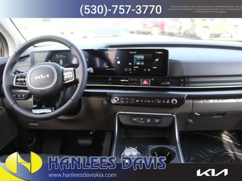 New 2026 Kia Carnival LXS image 18