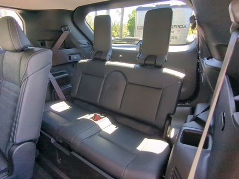 Used 2024 Mitsubishi Outlander SE AWD/4WD image 16