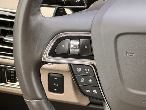 Used 2024 Lincoln Navigator Premiere AWD/4WD image 15