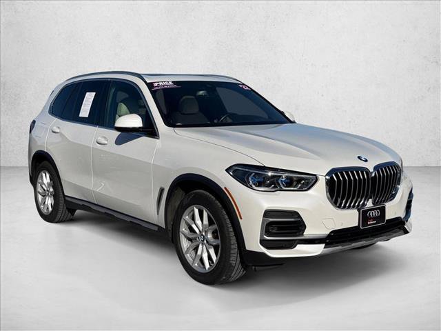 Used 2022 BMW X5 xDrive40i w/ Executive Package AWD/4WD image 3