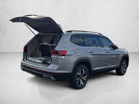 New 2026 Volkswagen Atlas SE image 2
