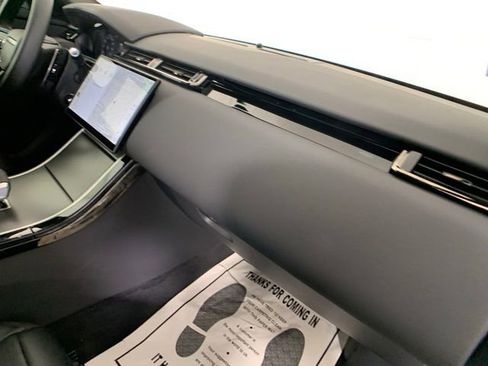 Certified 2025 Land Rover Range Rover Velar Dynamic SE image 39