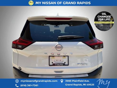 Used 2023 Nissan Rogue SV AWD/4WD image 7