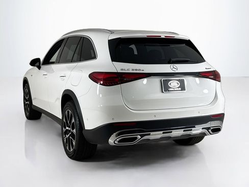 Used 2025 Mercedes-Benz GLC 350e 4MATIC image 3