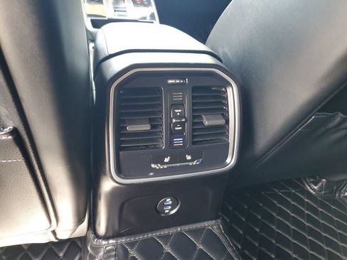 Used 2024 Porsche Macan S AWD/4WD image 14