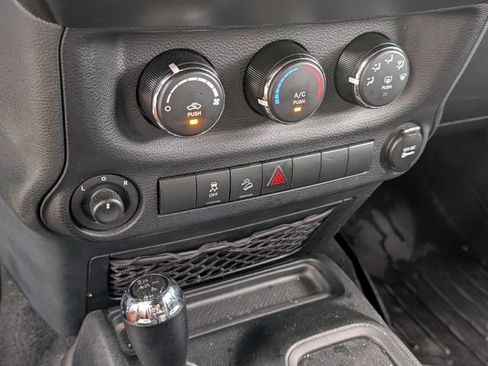 Used 2018 Jeep Wrangler Unlimited Sport S image 24