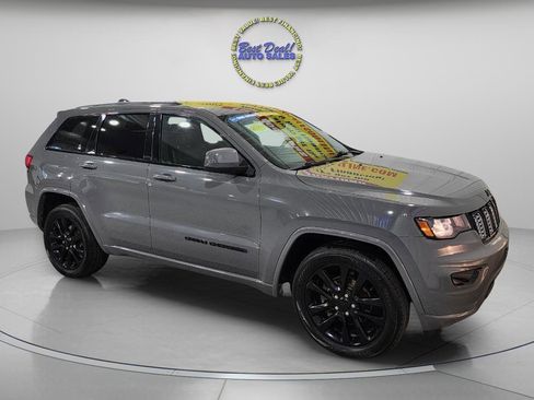 Used 2020 Jeep Grand Cherokee Altitude AWD/4WD image 8