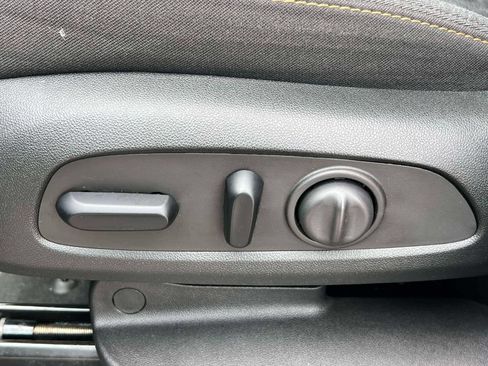 Used 2023 Chevrolet Equinox LT AWD/4WD image 18