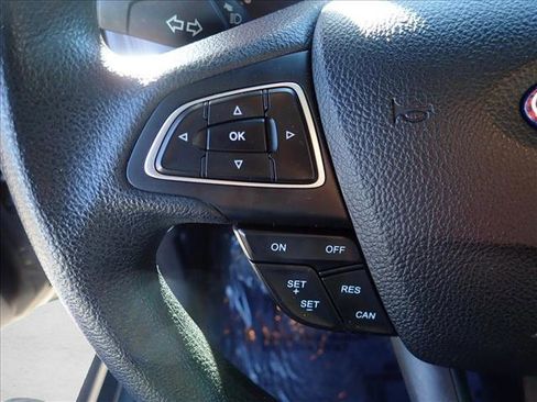 Used 2015 Ford Focus SE FWD image 12