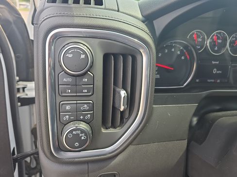 Used 2019 Chevrolet Silverado 1500 LT Trail Boss AWD/4WD image 26