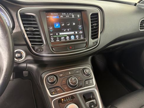 Used 2016 Chrysler 200 Limited FWD image 14