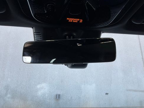 Used 2024 Mercedes-Benz GLC 300 4MATIC image 18