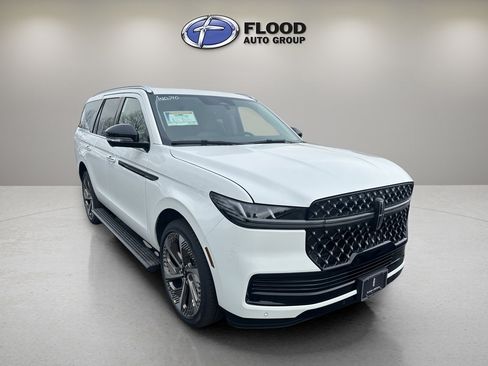 New 2026 Lincoln Navigator Black Label AWD/4WD image 1
