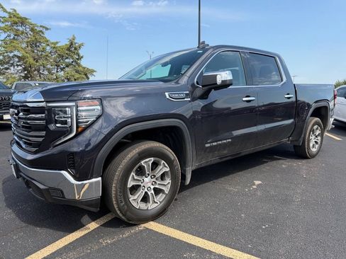 Used 2025 GMC Sierra 1500 SLT AWD/4WD image 3