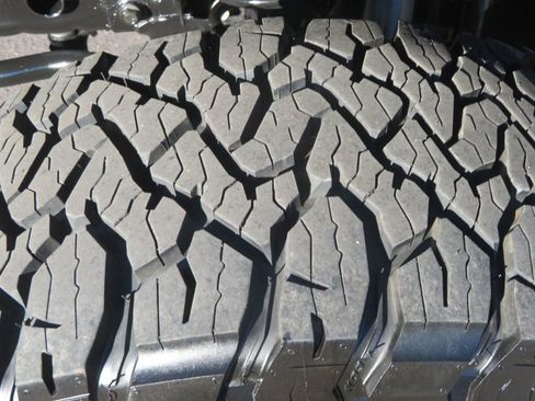 Used 2009 Jeep Wrangler Unlimited Rubicon w/ Dual Top Group image 13