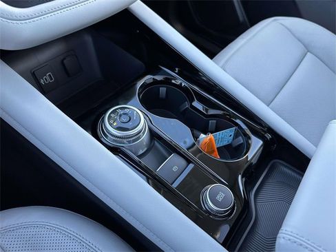 New 2026 Ford Explorer Platinum w/ LUX Leather Package image 31