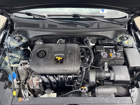 Used 2023 Kia Forte LXS w/ LXS Technology Package FWD image 11