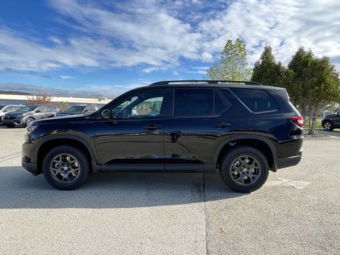 New 2025 Honda Pilot TrailSport image 6
