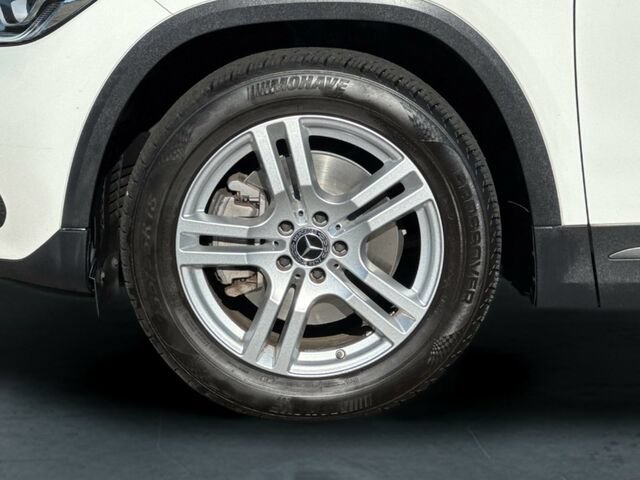 Used 2021 Mercedes-Benz GLA 250 4MATIC w/ Premium Package image 32
