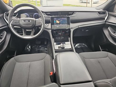 Certified 2025 Jeep Grand Cherokee L Laredo w/ Luxury Tech Group I AWD/4WD image 21