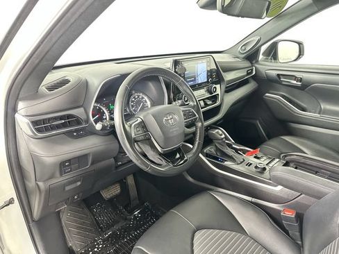 Used 2021 Toyota Highlander XSE AWD/4WD image 20