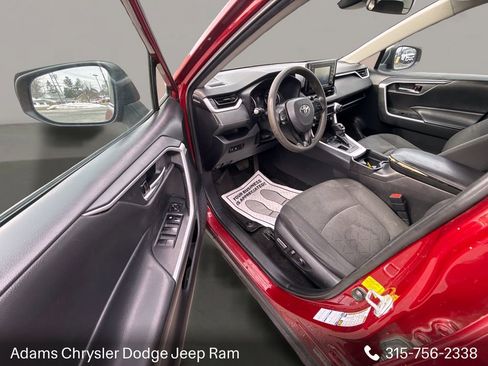 Used 2021 Toyota RAV4 XLE image 9