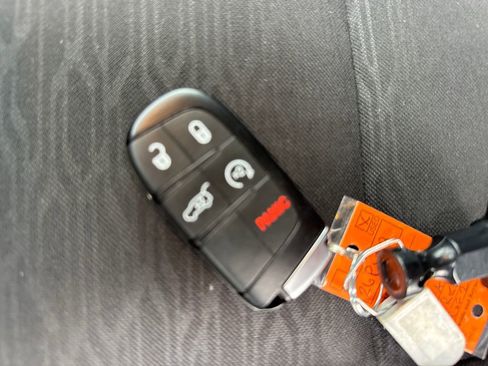 Used 2022 Dodge Durango GT image 34