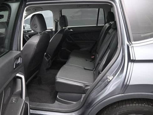 Used 2023 Volkswagen Tiguan SE AWD/4WD image 28