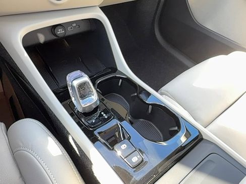 New 2026 Volvo XC40 B5 Ultra w/ Protection Package Premier image 24