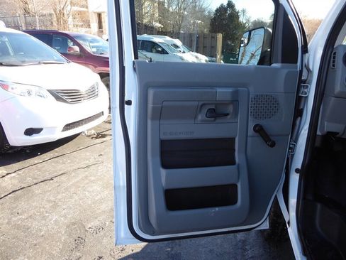 Used 2013 Ford E-350 and Econoline 350 XL image 16