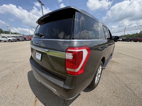 Used 2021 Ford Expedition XLT AWD/4WD image 5