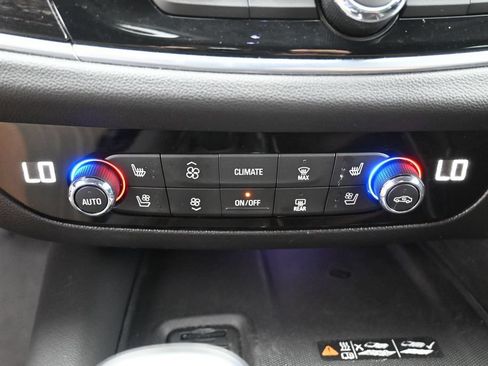 Used 2021 Buick Enclave Avenir w/ Avenir Technology Package AWD/4WD image 26
