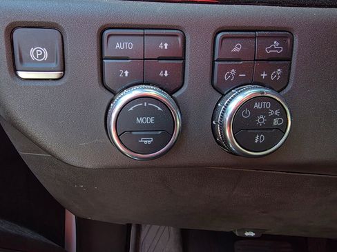 Used 2024 GMC Sierra 2500 SLE w/ SLE Value Package; AWD/4WD image 13