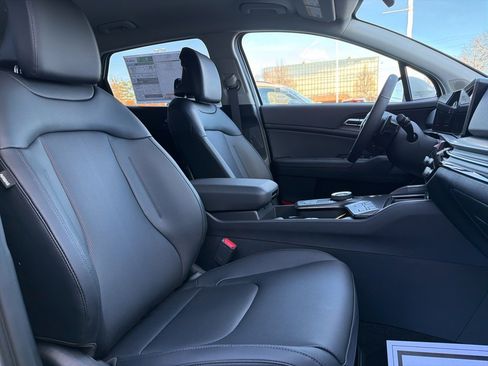 New 2026 Kia Sportage EX image 12