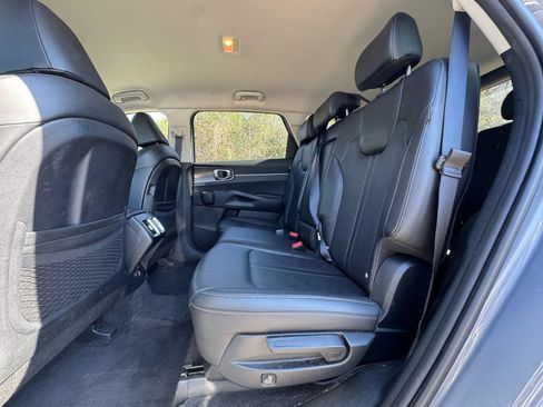 Used 2024 Kia Sorento S FWD image 21