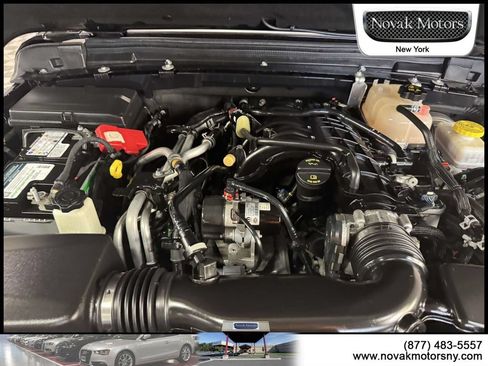 Used 2022 Jeep Wrangler Unlimited Sport AWD/4WD image 5