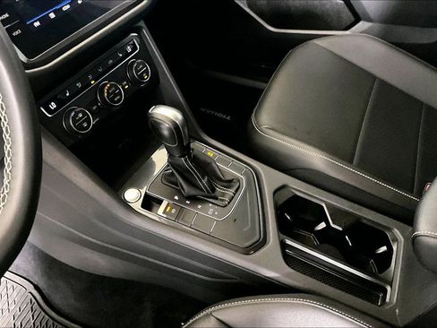 Used 2021 Volkswagen Tiguan SE FWD image 13