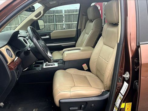 Used 2016 Toyota Tundra Limited w/ Limited Premium Package RWD image 27