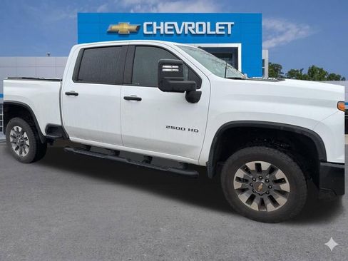 Used 2024 Chevrolet Silverado 2500 Custom w/ Custom Value Package image 12