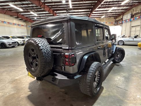 Used 2018 Jeep Wrangler Unlimited Sport AWD/4WD image 5