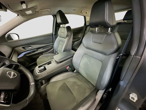 Used 2024 Nissan Ariya AWD image 13