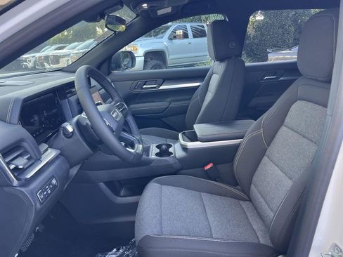 New 2025 GMC Terrain Elevation image 22