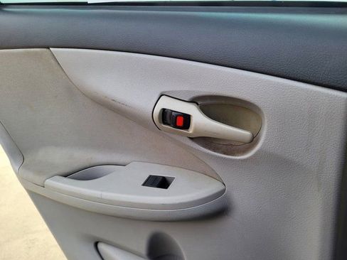 Used 2013 Toyota Corolla L image 15