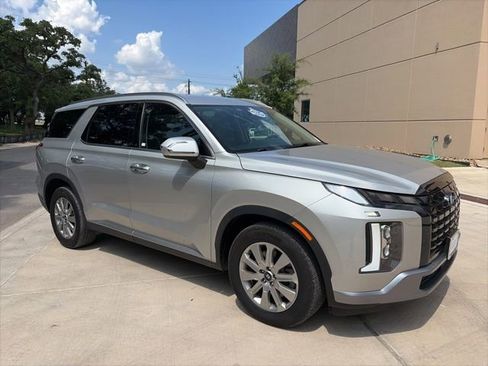Used 2024 Hyundai Palisade SEL FWD image 4