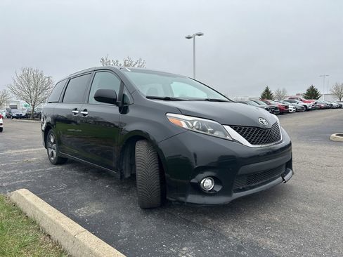 Used 2016 Toyota Sienna SE image 15