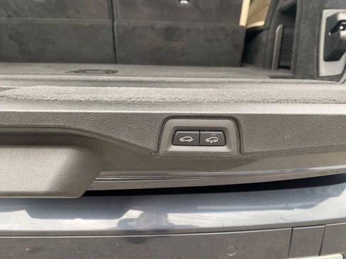 Used 2022 BMW X7 xDrive40i w/ Luxury Seating Package image 10