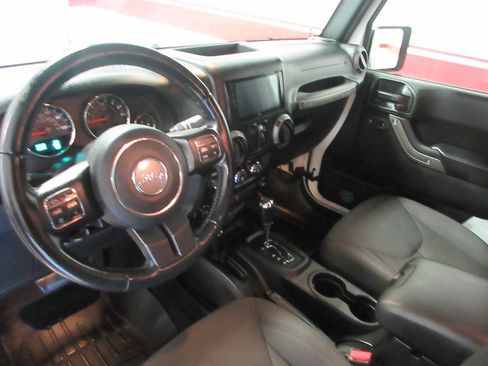 Used 2017 Jeep Wrangler Unlimited Sport w/ Quick Order Package 24S AWD/4WD image 25