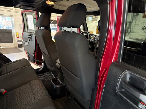 Used 2012 Jeep Wrangler Unlimited Sport image 44